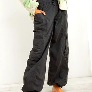 AERIE leightweight baggy cargos.
